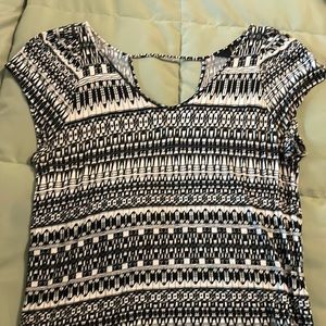 Women’s Tribal Top. Size XS.